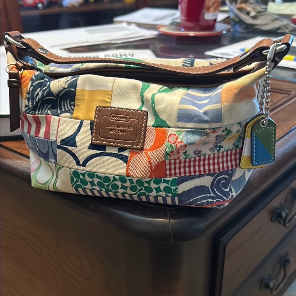 Coach patchwork Shoulder Bag with Structured Design